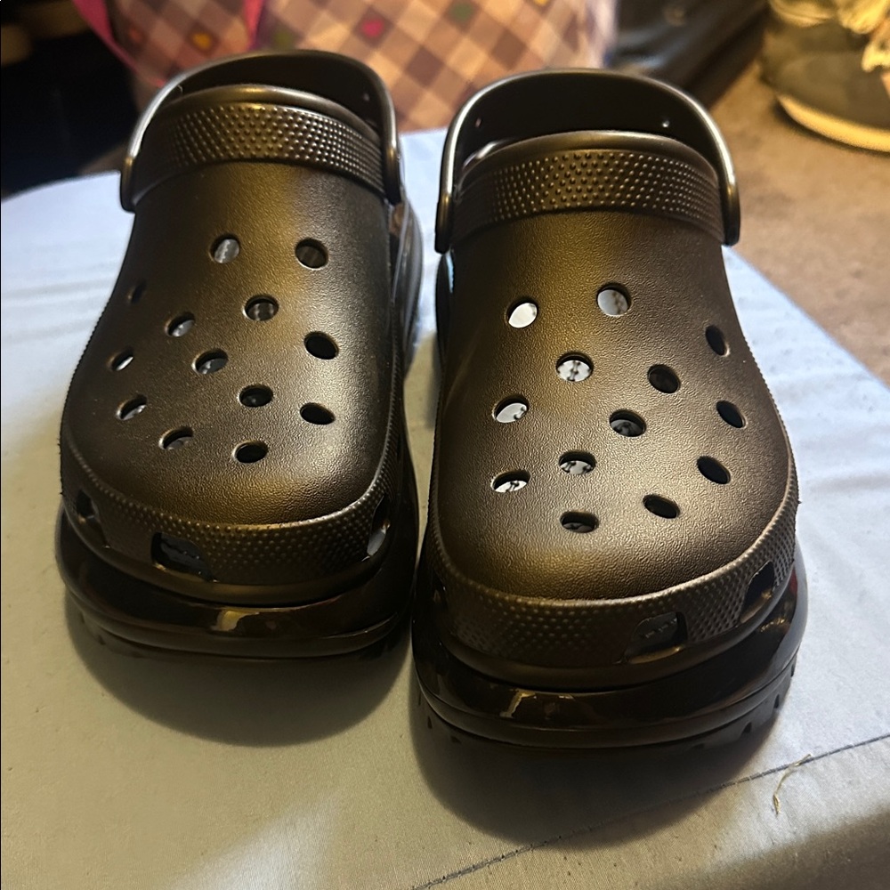 CROCS Black Platform Clogs - Picture 2 of 8